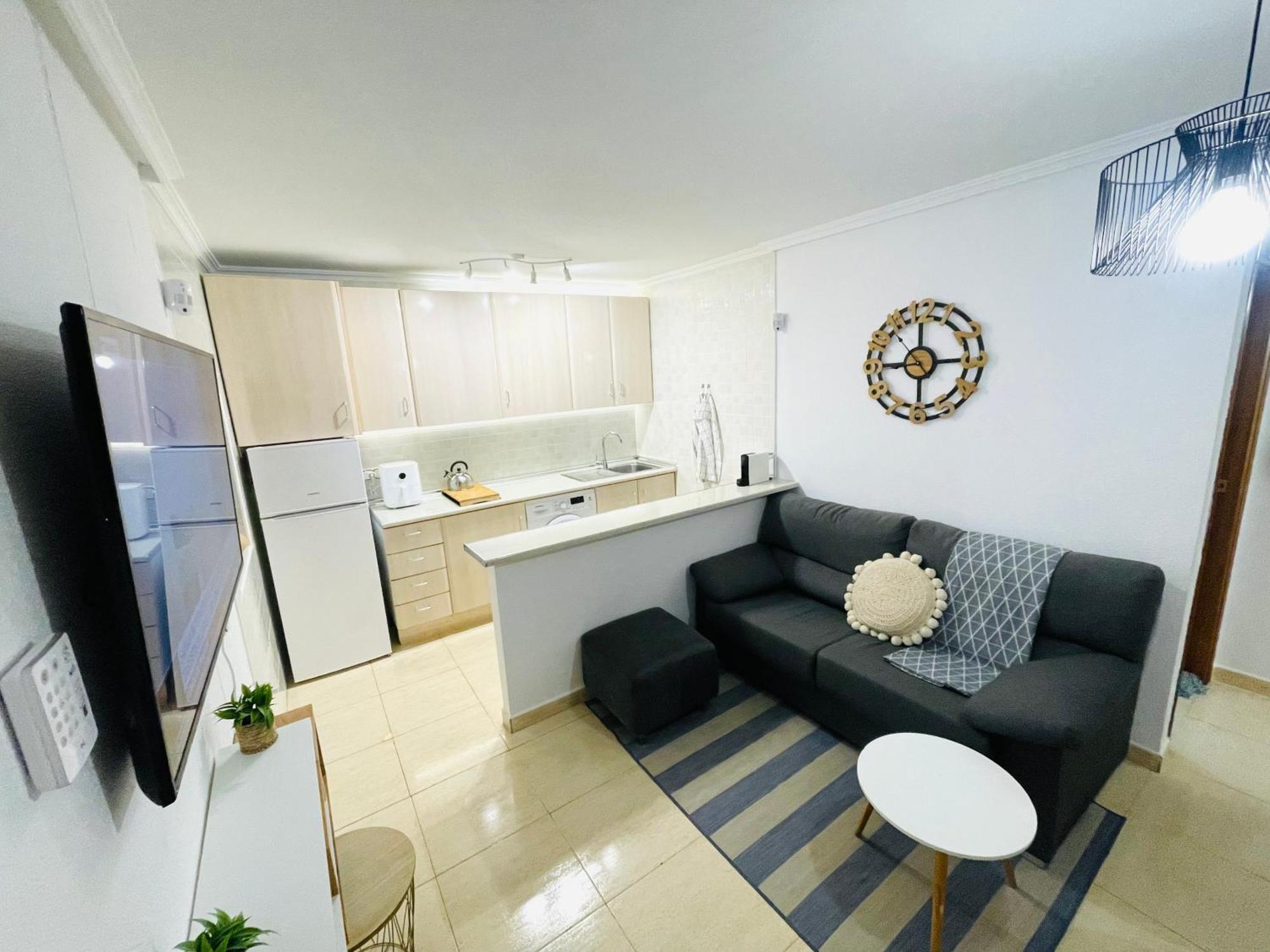 Pretty Bungalow With Private Terrace Полоп Екстер'єр фото
